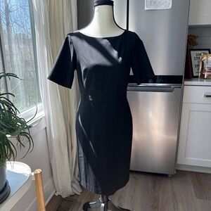 Ann Taylor 0 Petite Black Elbow / Short Sleeve Black Midi Sheath Dress